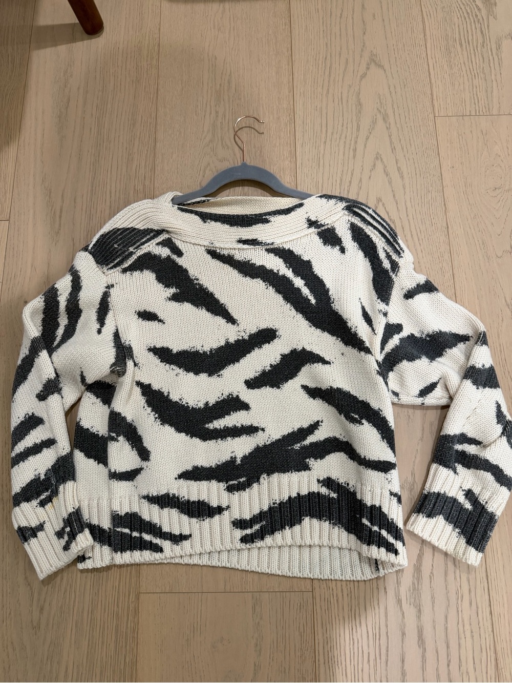 Philosophy di Lorenzo Serafini Black & White Zebra-Print Crewneck Sweater